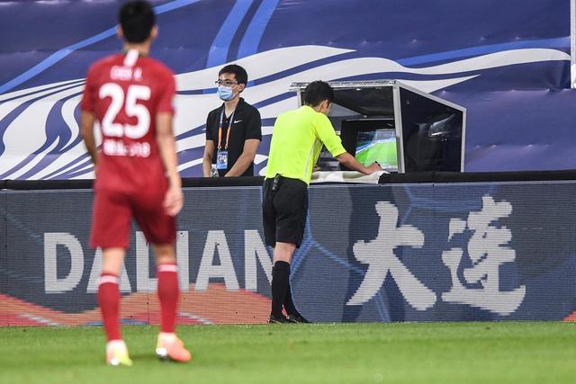 大连英博客场1-1战平河南 古斯塔沃率先破门杨铭锐补时扳平